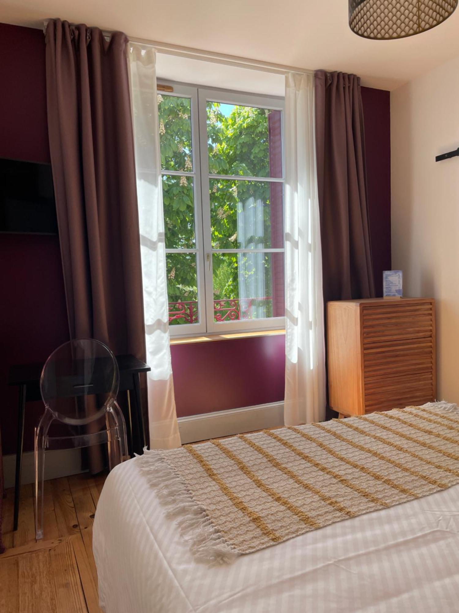 Mas Terre Chambres D'Hotes Lezoux Exteriör bild